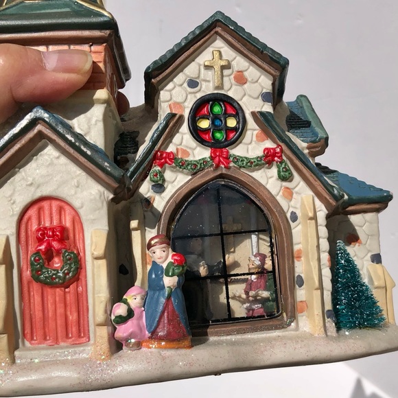 VINTAGE CHRISTMAS VILLAGE PORCELAIN CHURCH WINDOW SCENE 8.5" X 7" LIGHTED - Picture 6 of 7